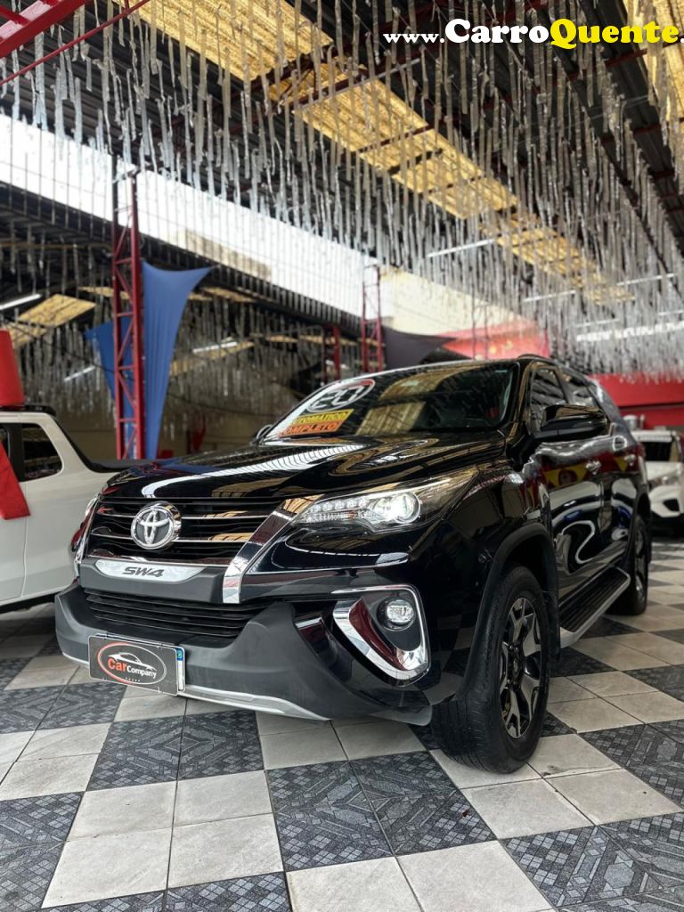 TOYOTA   HILUX SW4 SRX DIAMO. 4X4 2.8 TB DIE AUT.   PRETO 2020 2.8 DIESEL - Loja
