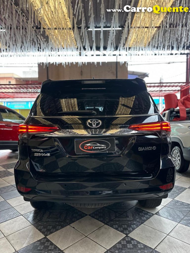 TOYOTA   HILUX SW4 SRX DIAMO. 4X4 2.8 TB DIE AUT.   PRETO 2020 2.8 DIESEL - Loja