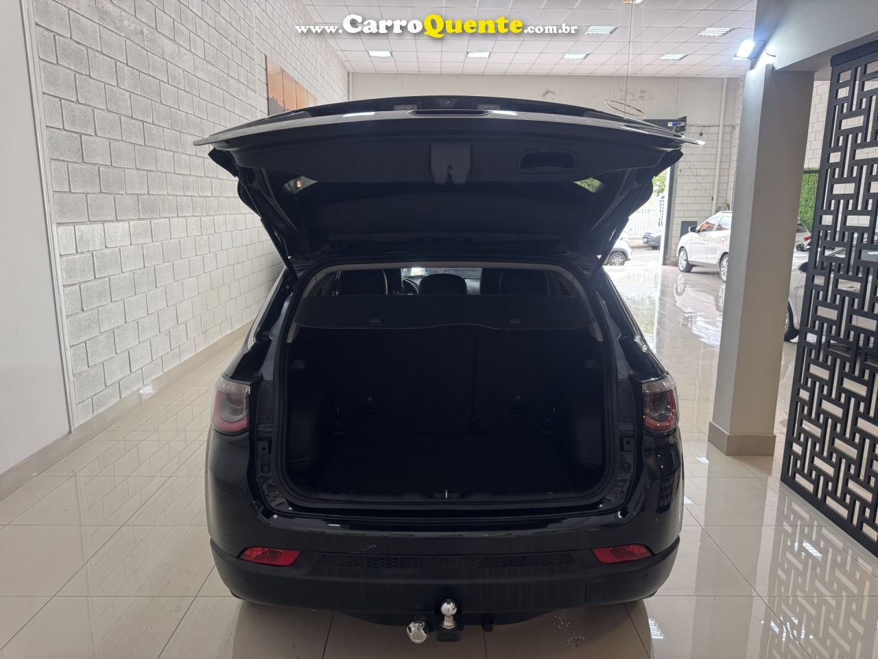 JEEP   COMPASS LONGITUDE 2.0 4X2 FLEX 16V AUT.   PRETO 2018 2.0 FLEX - Loja