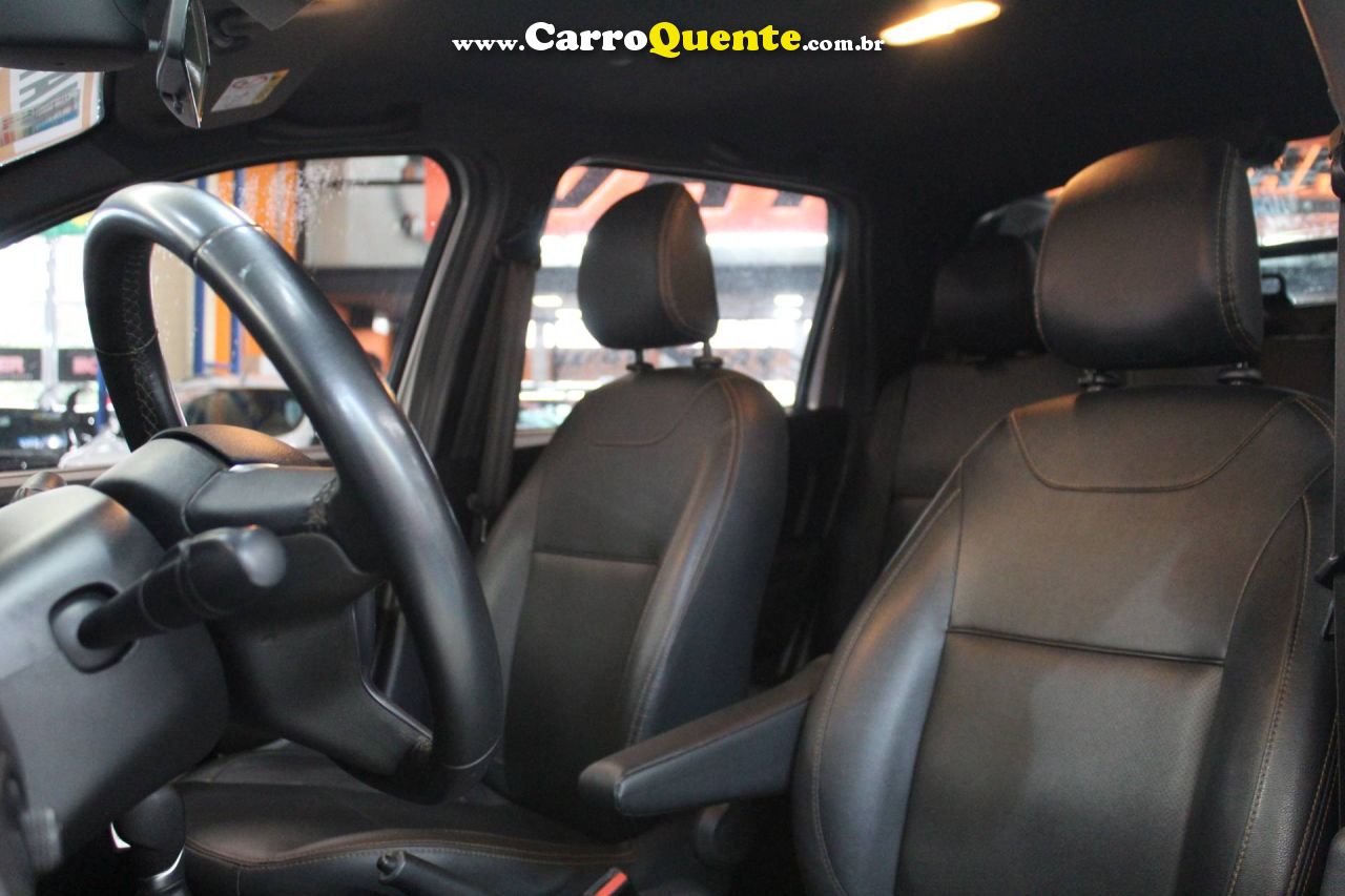 RENAULT OROCH 1.3 TCE OUTSIDER 2023 - Loja