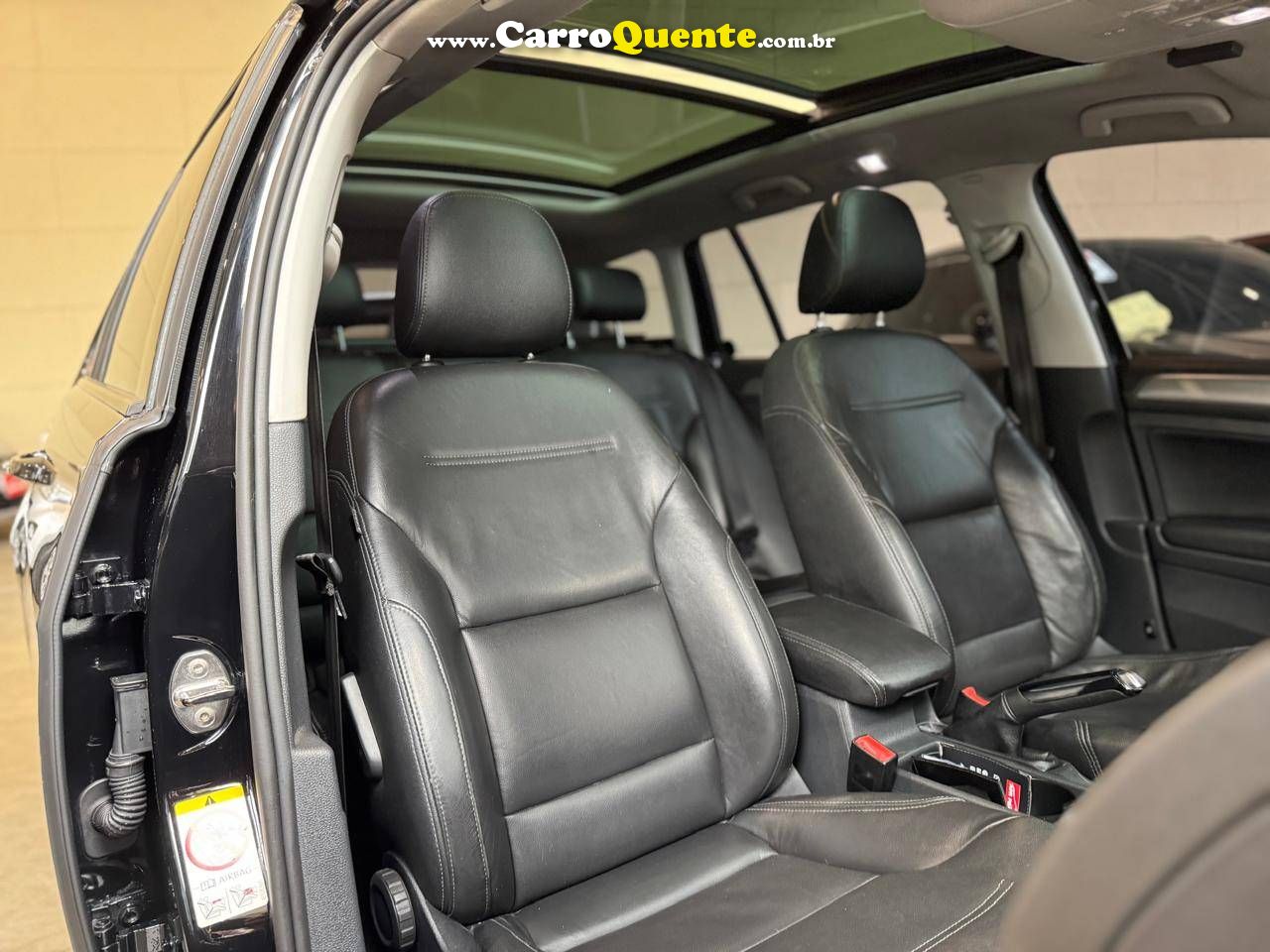 VOLKSWAGEN GOLF 1.4 TSI VARIANT COMFORTLINE 16V TOTAL 2015 - Loja