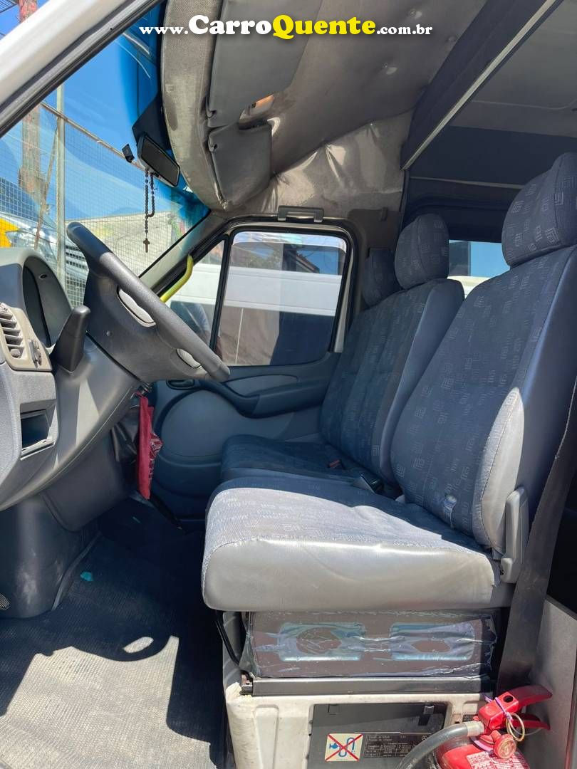 MERCEDES-BENZ SPRINTER 2.2 4025 VAN 413 RODADO DUPLO 16+1 LUGARES 2010 - Loja