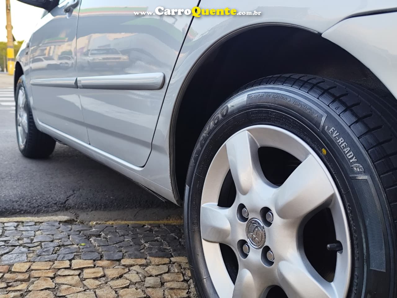 TOYOTA   COROLLA XEI 1.81.8 FLEX 16V AUT.   PRATA 2006 1.9 GASOLINA - Loja