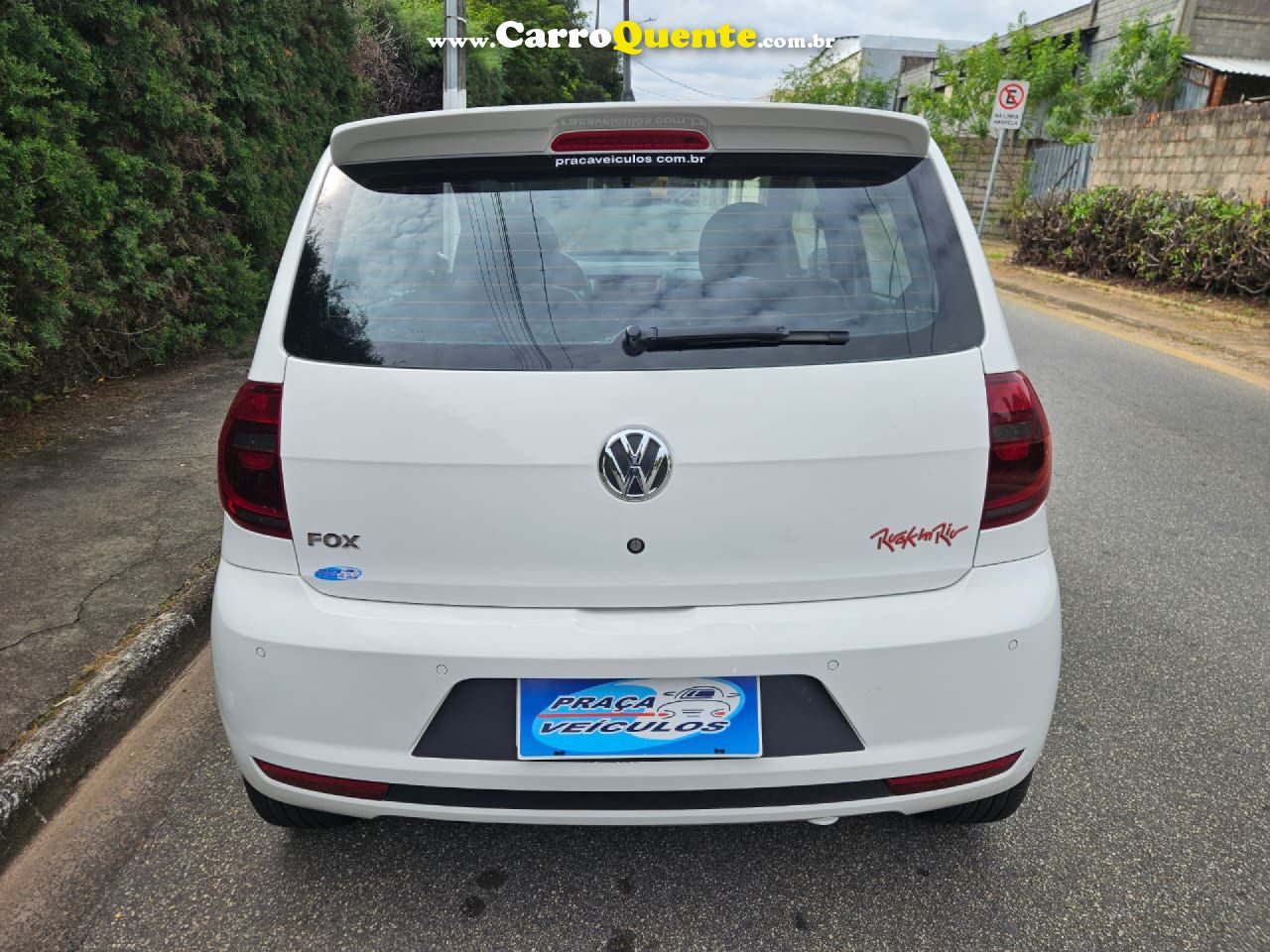 VOLKSWAGEN   FOX ROCK IN RIO 1.6 MI TOTAL FLEX 8V 5P   BRANCO 2014 1.6 FLEX - Loja