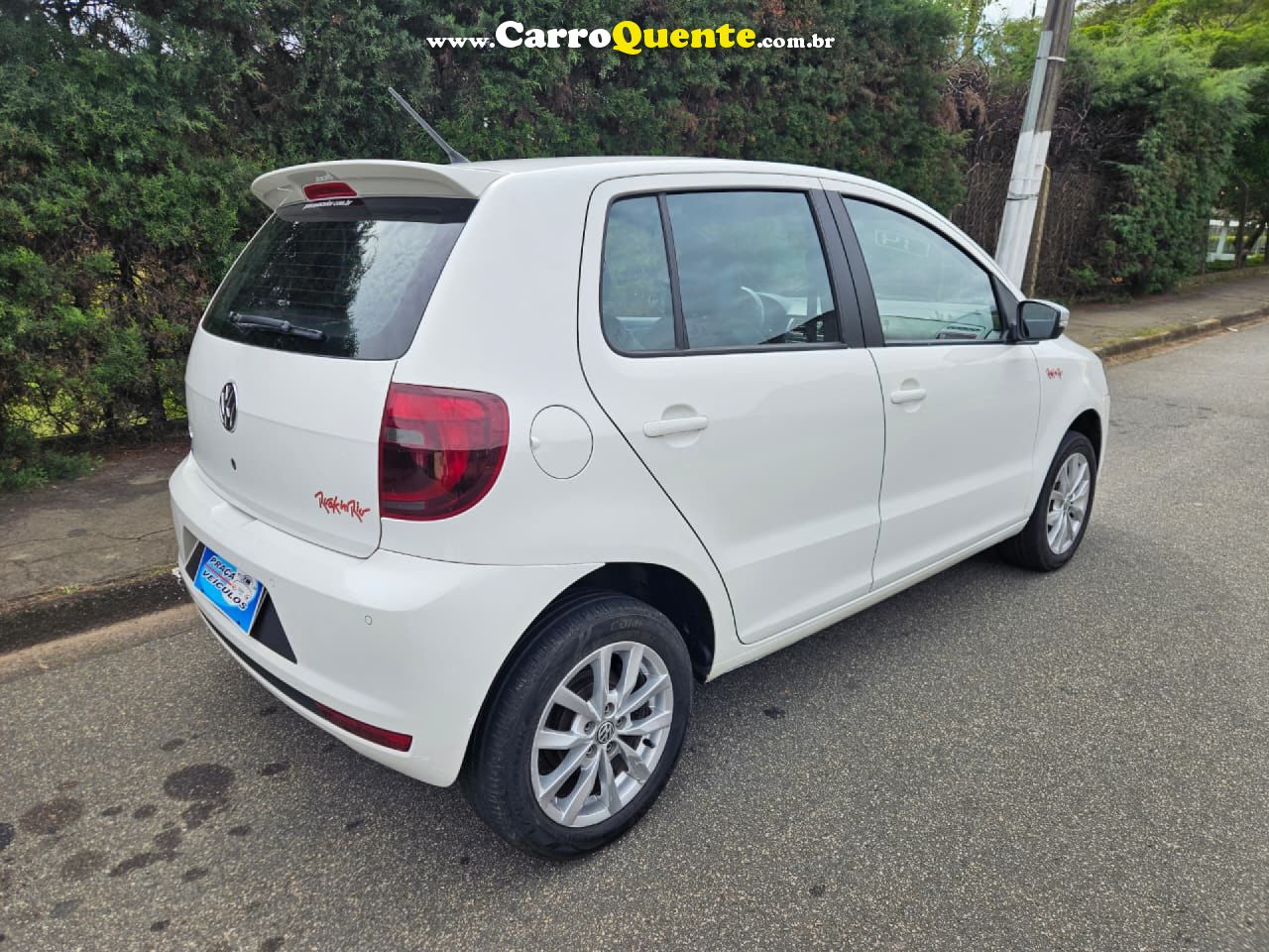 VOLKSWAGEN   FOX ROCK IN RIO 1.6 MI TOTAL FLEX 8V 5P   BRANCO 2014 1.6 FLEX - Loja