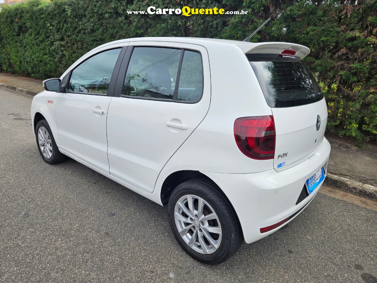 VOLKSWAGEN   FOX ROCK IN RIO 1.6 MI TOTAL FLEX 8V 5P   BRANCO 2014 1.6 FLEX - Loja