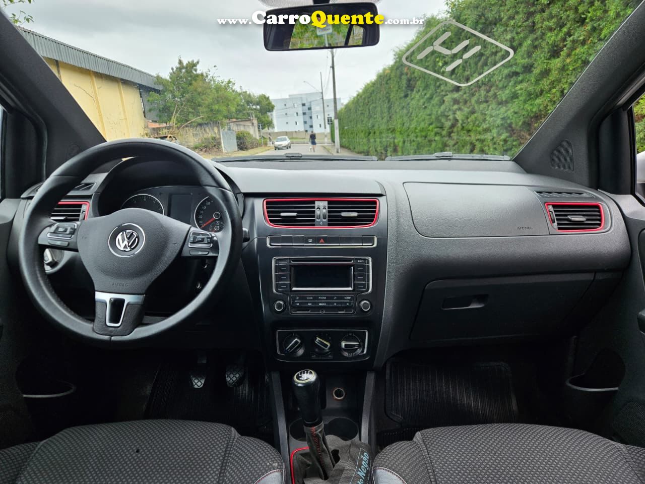 VOLKSWAGEN   FOX ROCK IN RIO 1.6 MI TOTAL FLEX 8V 5P   BRANCO 2014 1.6 FLEX - Loja