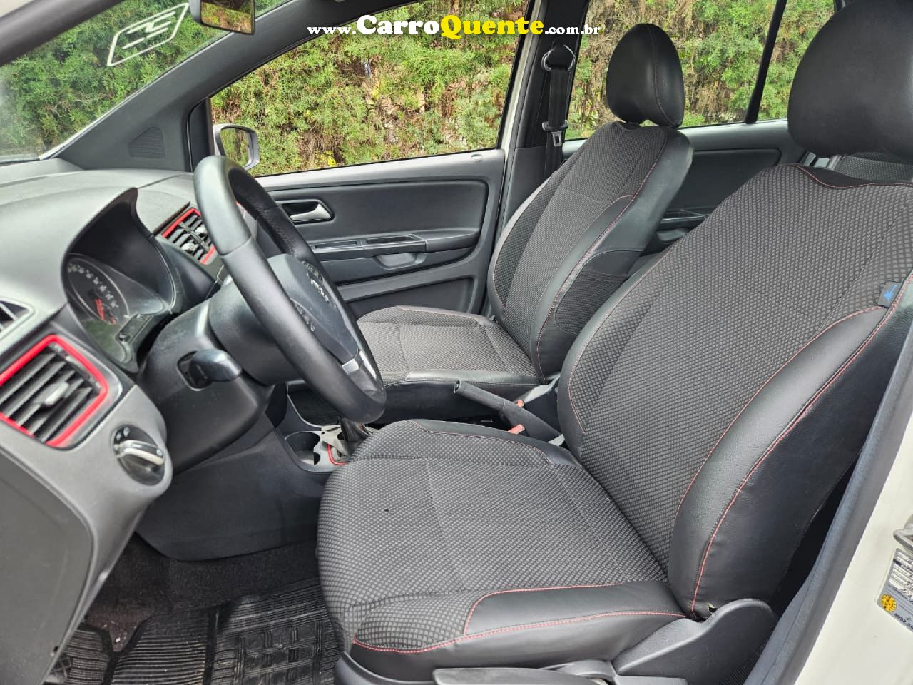 VOLKSWAGEN   FOX ROCK IN RIO 1.6 MI TOTAL FLEX 8V 5P   BRANCO 2014 1.6 FLEX - Loja