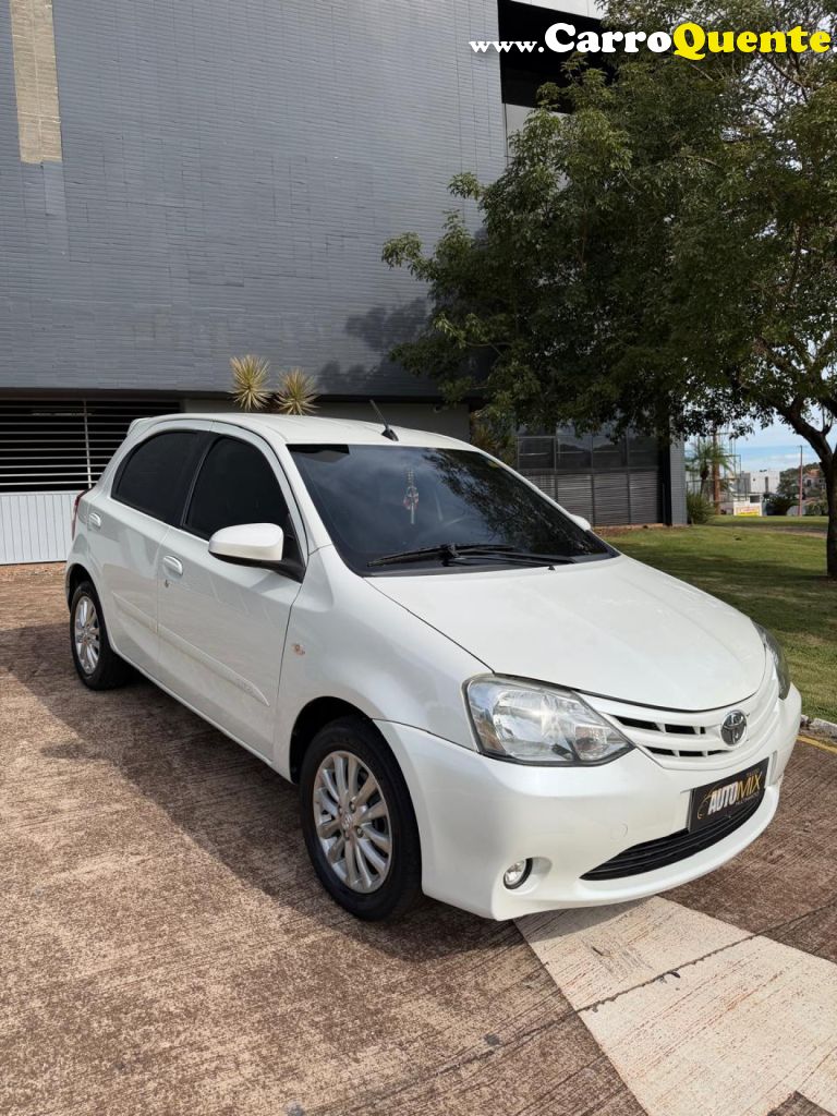 TOYOTA   ETIOS XS 1.5 FLEX 16V 5P MEC.   BRANCO 2017 1.5 FLEX - Loja