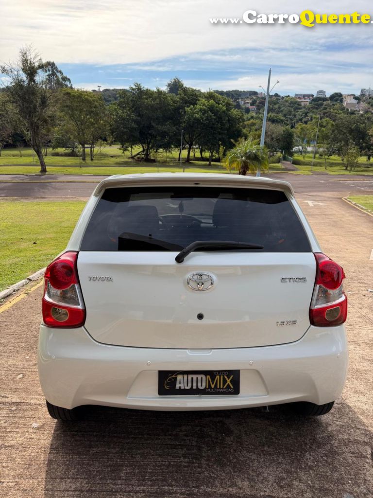 TOYOTA   ETIOS XS 1.5 FLEX 16V 5P MEC.   BRANCO 2017 1.5 FLEX - Loja