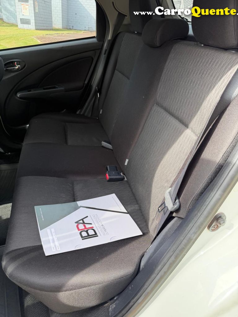 TOYOTA   ETIOS XS 1.5 FLEX 16V 5P MEC.   BRANCO 2017 1.5 FLEX - Loja