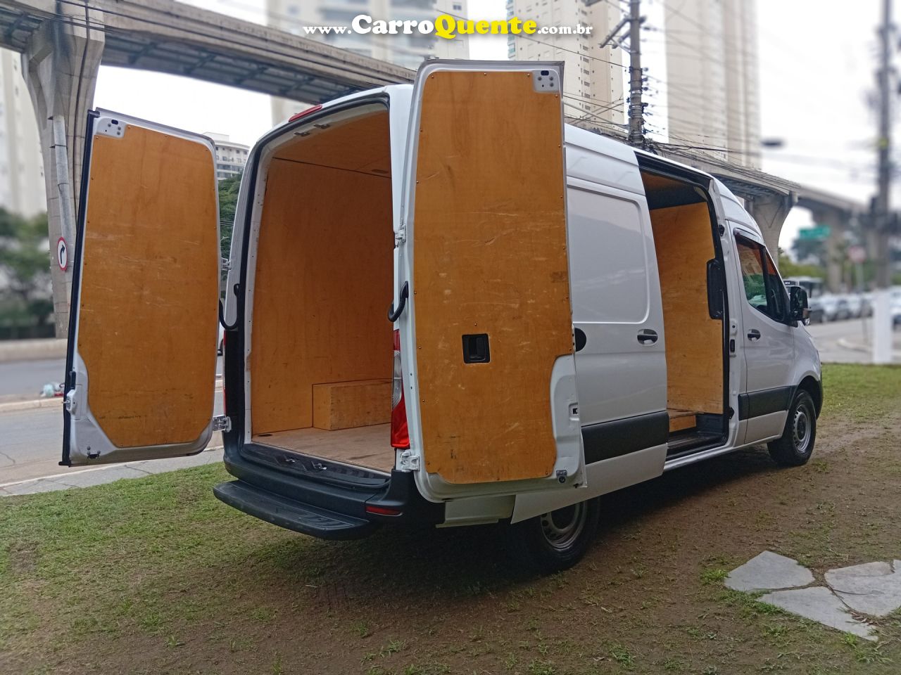 MERCEDES-BENZ   SPRINTER 315 FURGÃO STR. L T.A 2.0 DIES.   BRANCO 2023 2.0 DIESEL - Loja