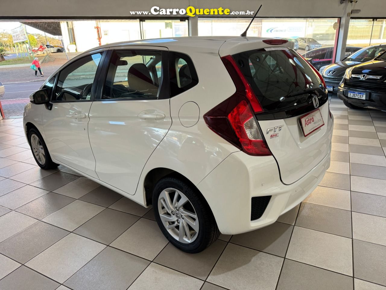 Fit 1.5 LX CVT (Flex) 2015/2014 Honda - Loja