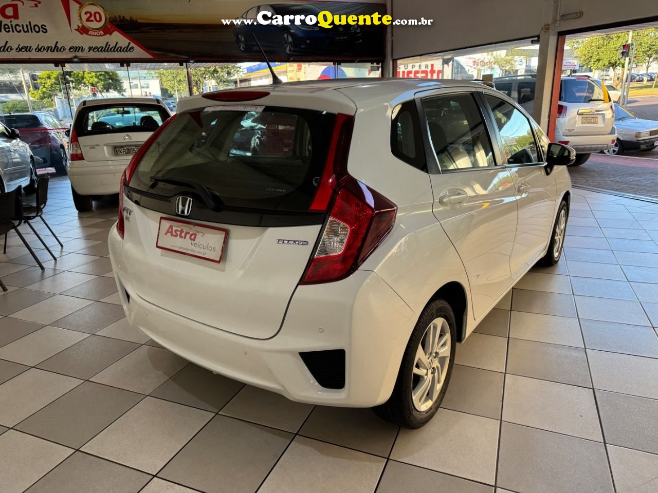 Fit 1.5 LX CVT (Flex) 2015/2014 Honda - Loja