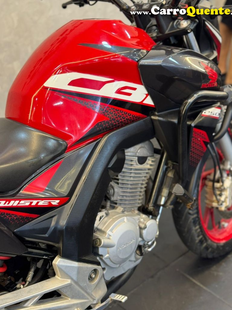 HONDA   CB TWISTERFLEXONE 250CC   VERMELHO 2020 250 GASOLINA - Loja