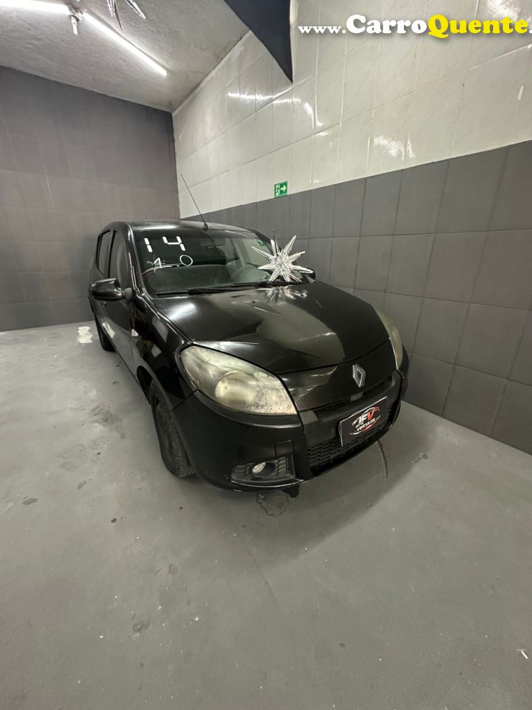 RENAULT   SANDERO EXPRESSION HI-FLEX 1.0 16V 5P   PRETO 2014 1.0 GASOLINA - Loja