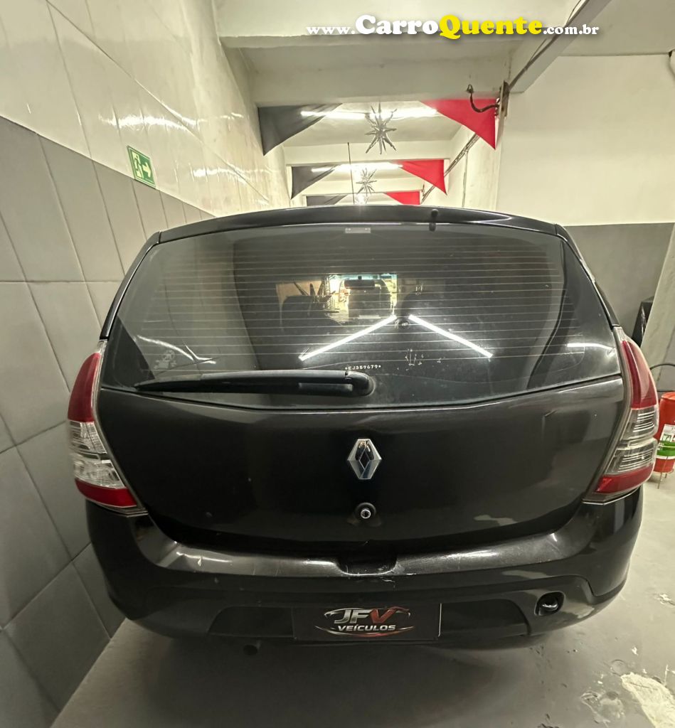 RENAULT   SANDERO EXPRESSION HI-FLEX 1.0 16V 5P   PRETO 2014 1.0 GASOLINA - Loja