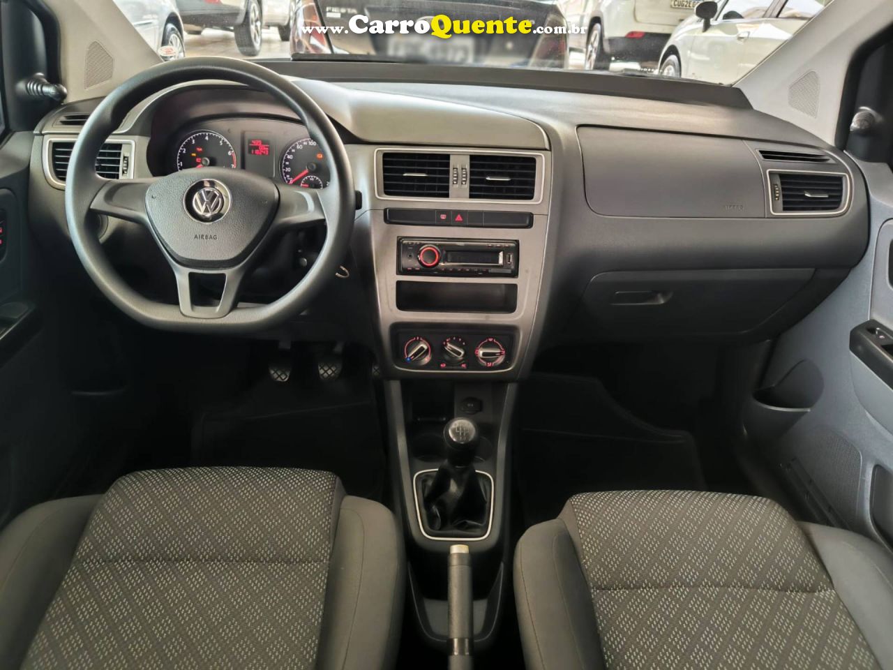 VOLKSWAGEN FOX 1.0 MPI TRENDLINE 12V 2015/2016 - Loja