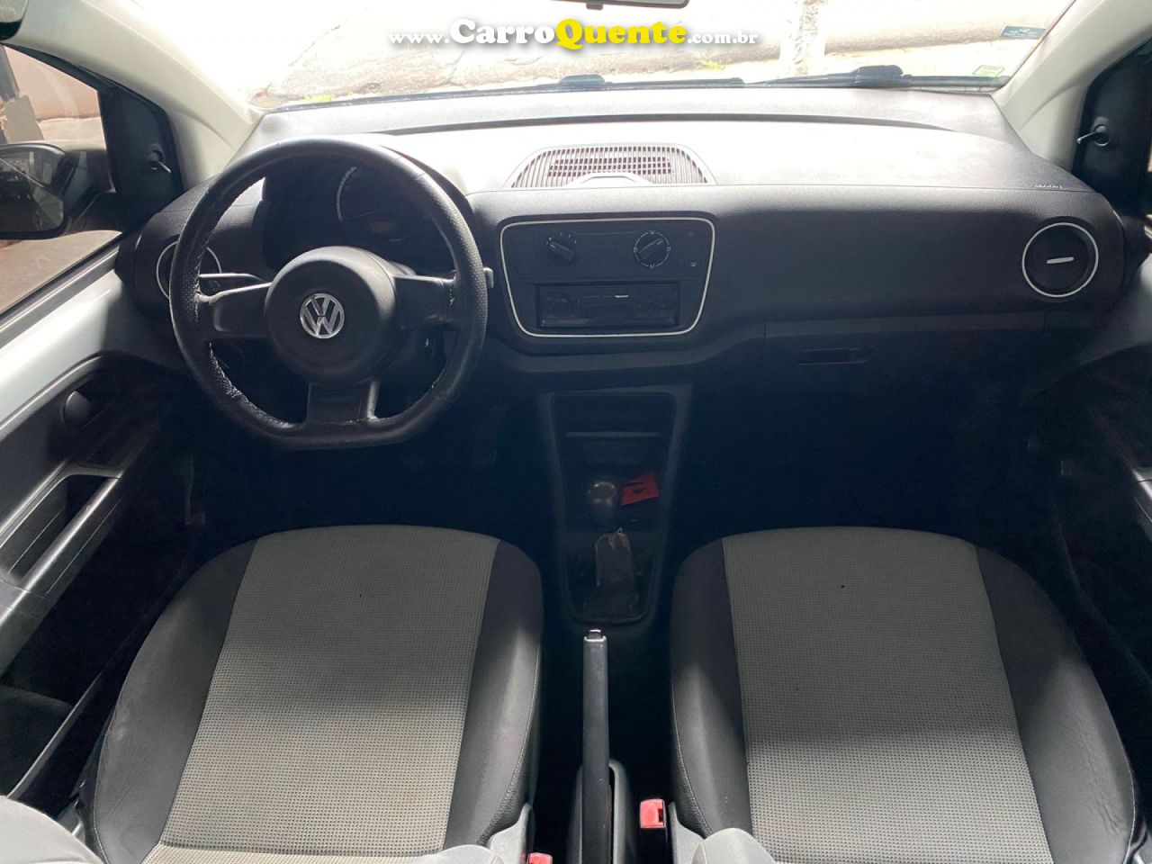 VOLKSWAGEN   UP! TAKE 1.0 T. FLEX 12V 3P   PRATA 2016 1.0 FLEX - Loja