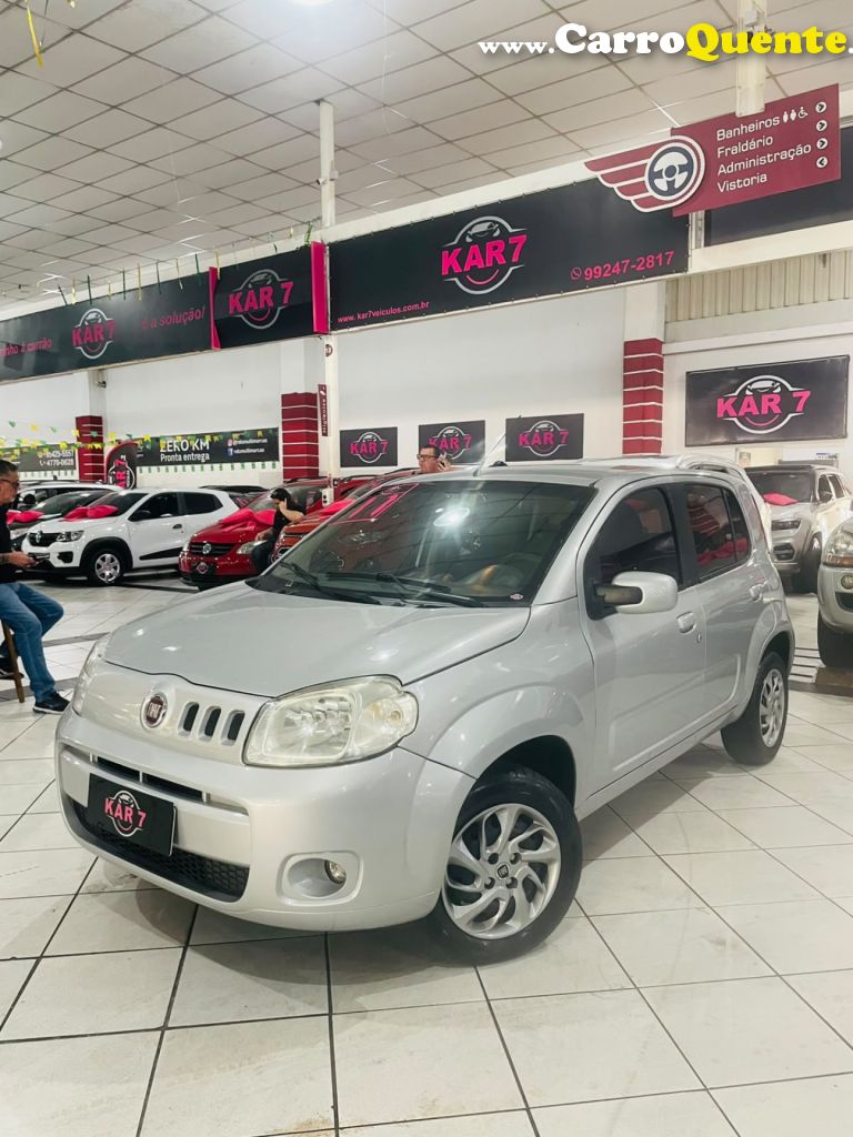 FIAT   UNO VIVACE CELEB. 1.0 EVO F.FLEX 8V 5P   PRATA 2011 1.0 GASOLINA - Loja