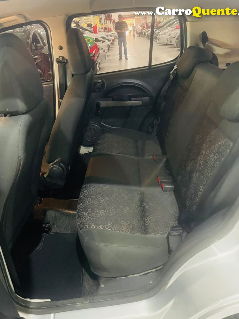 FIAT   UNO VIVACE CELEB. 1.0 EVO F.FLEX 8V 5P   PRATA 2011 1.0 GASOLINA - Loja