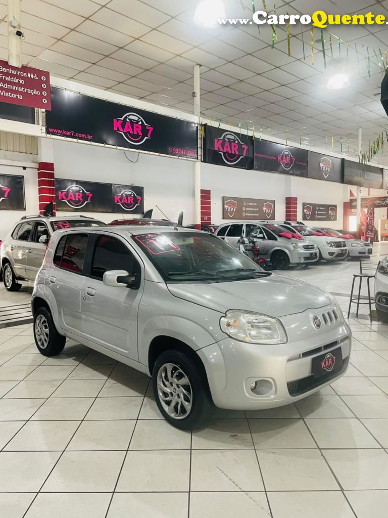 FIAT   UNO VIVACE CELEB. 1.0 EVO F.FLEX 8V 5P   PRATA 2011 1.0 GASOLINA - Loja