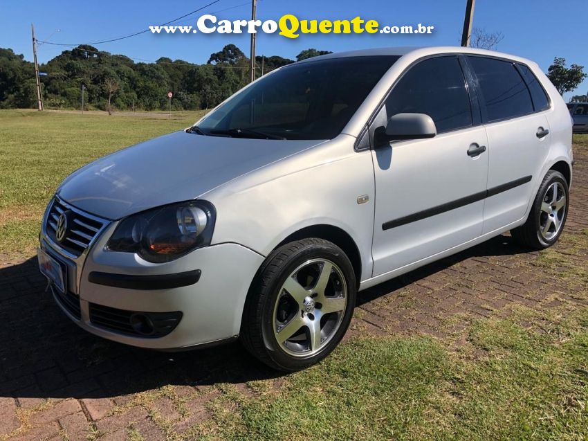 Volkswagen POLO 1.6 MI 8V FLEX 4P MANUAL - Loja