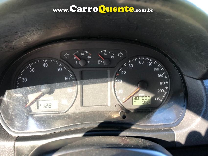 Volkswagen POLO 1.6 MI 8V FLEX 4P MANUAL - Loja