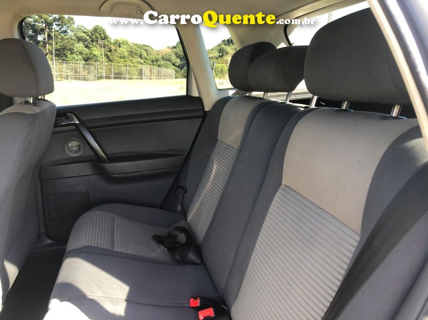 Volkswagen POLO 1.6 MI 8V FLEX 4P MANUAL - Loja