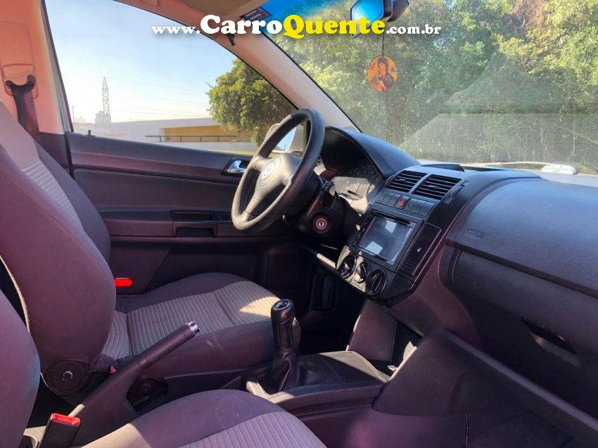 Volkswagen POLO 1.6 MI 8V FLEX 4P MANUAL - Loja