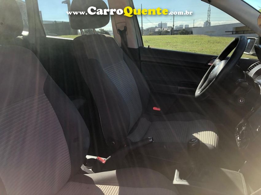 Volkswagen POLO 1.6 MI 8V FLEX 4P MANUAL - Loja