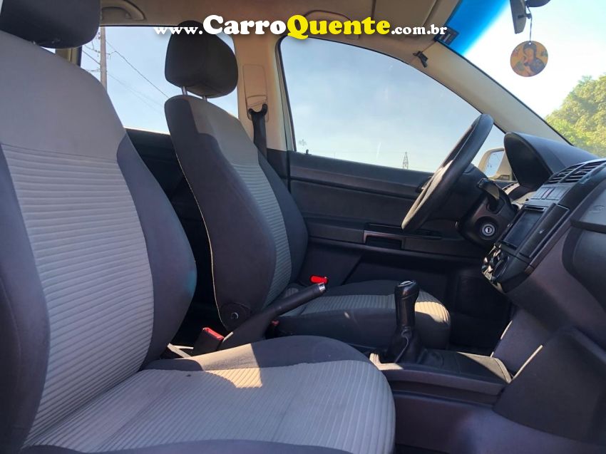 Volkswagen POLO 1.6 MI 8V FLEX 4P MANUAL - Loja