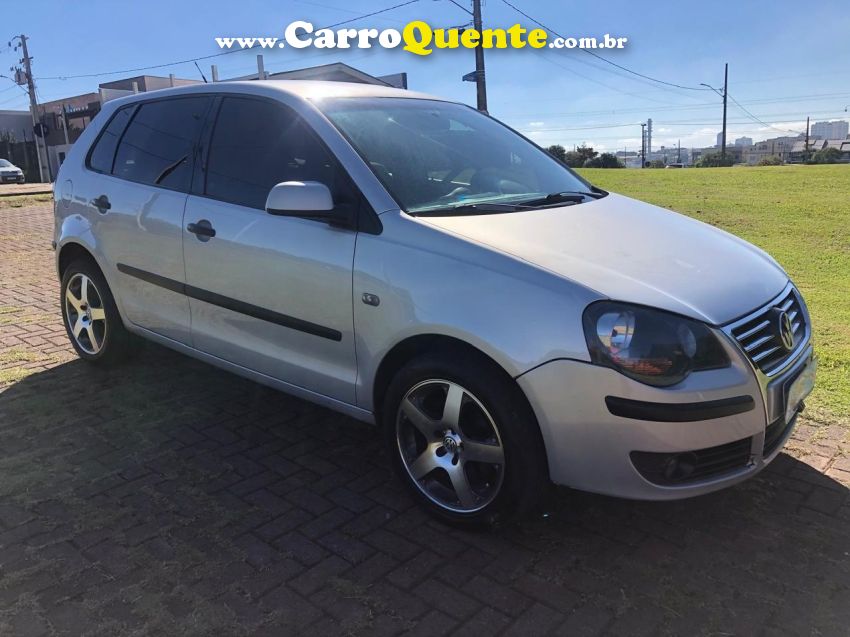 Volkswagen POLO 1.6 MI 8V FLEX 4P MANUAL - Loja