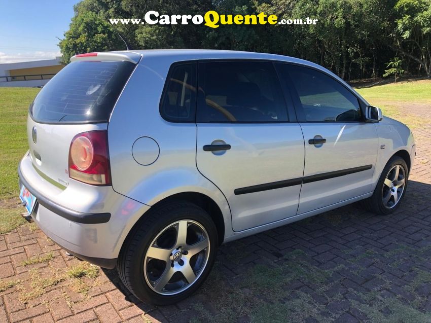 Volkswagen POLO 1.6 MI 8V FLEX 4P MANUAL - Loja