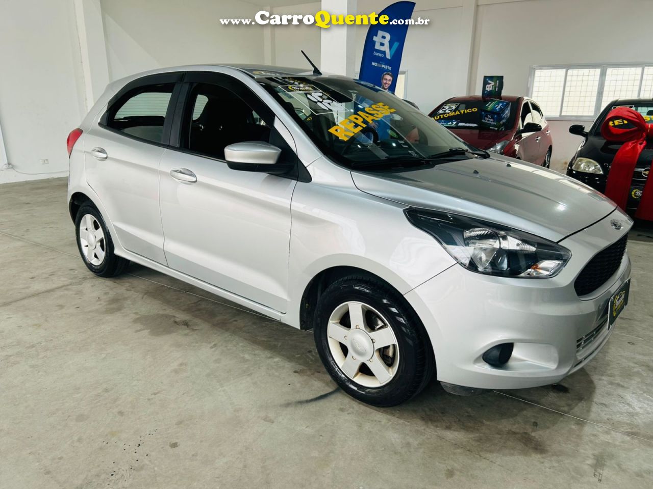 FORD   KA 1.0 SESE PLUS TIVCT FLEX 5P   PRATA 2016 1.0 FLEX - Loja