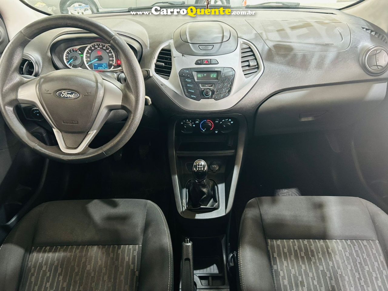 FORD   KA 1.0 SESE PLUS TIVCT FLEX 5P   PRATA 2016 1.0 FLEX - Loja