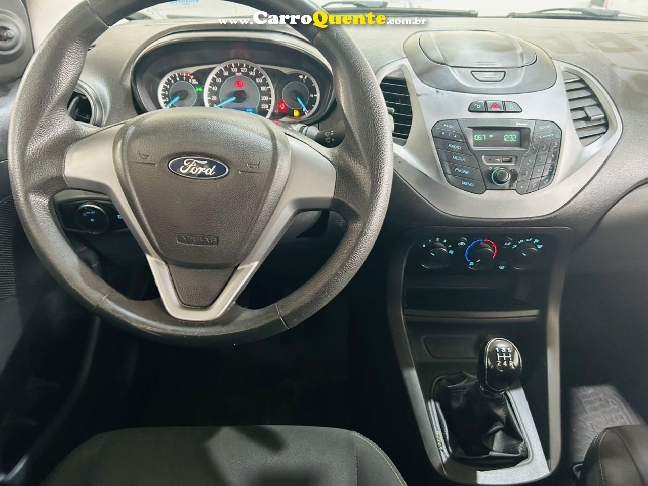 FORD   KA 1.0 SESE PLUS TIVCT FLEX 5P   PRATA 2016 1.0 FLEX - Loja