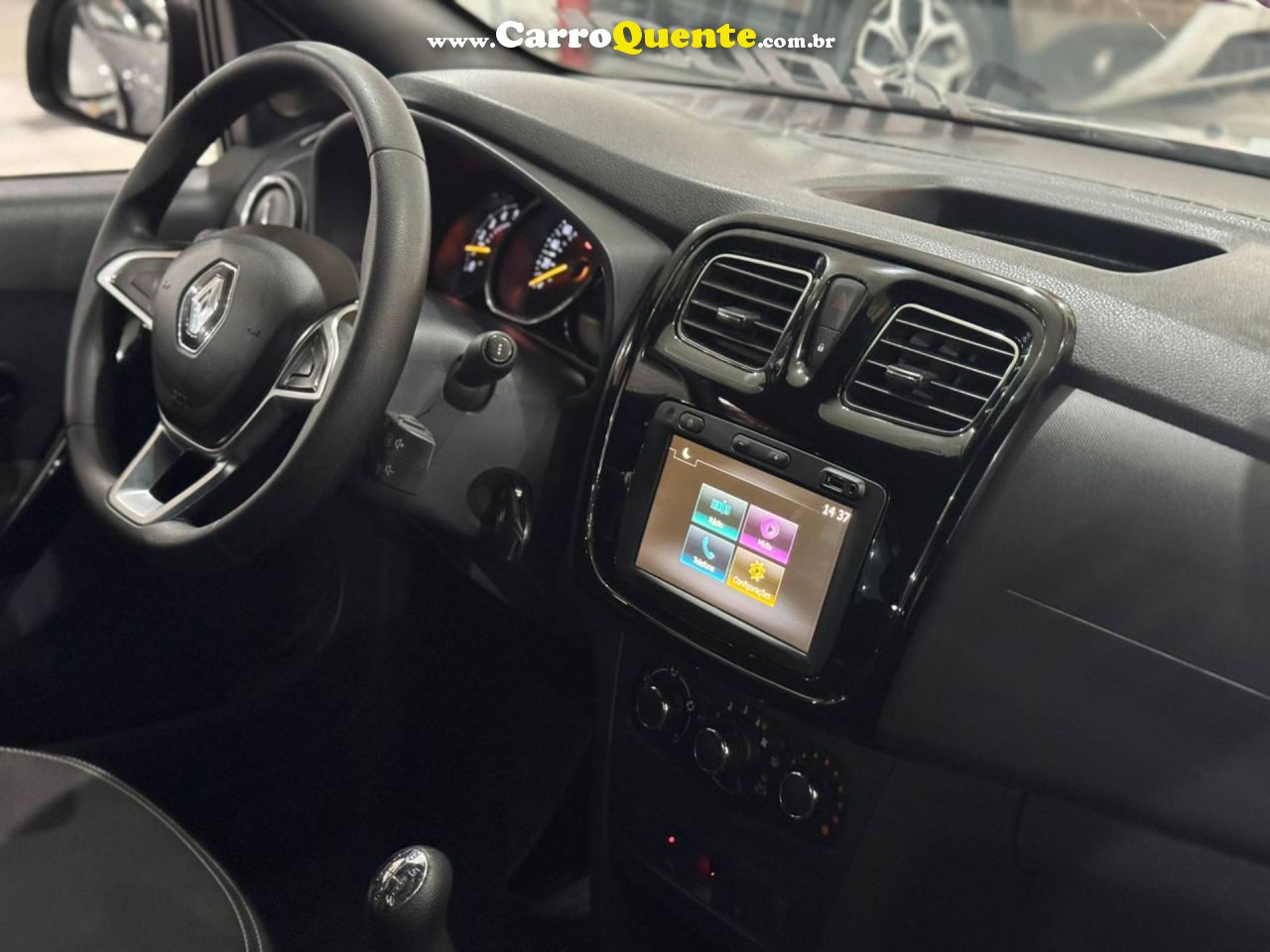 RENAULT LOGAN 2023 - Loja