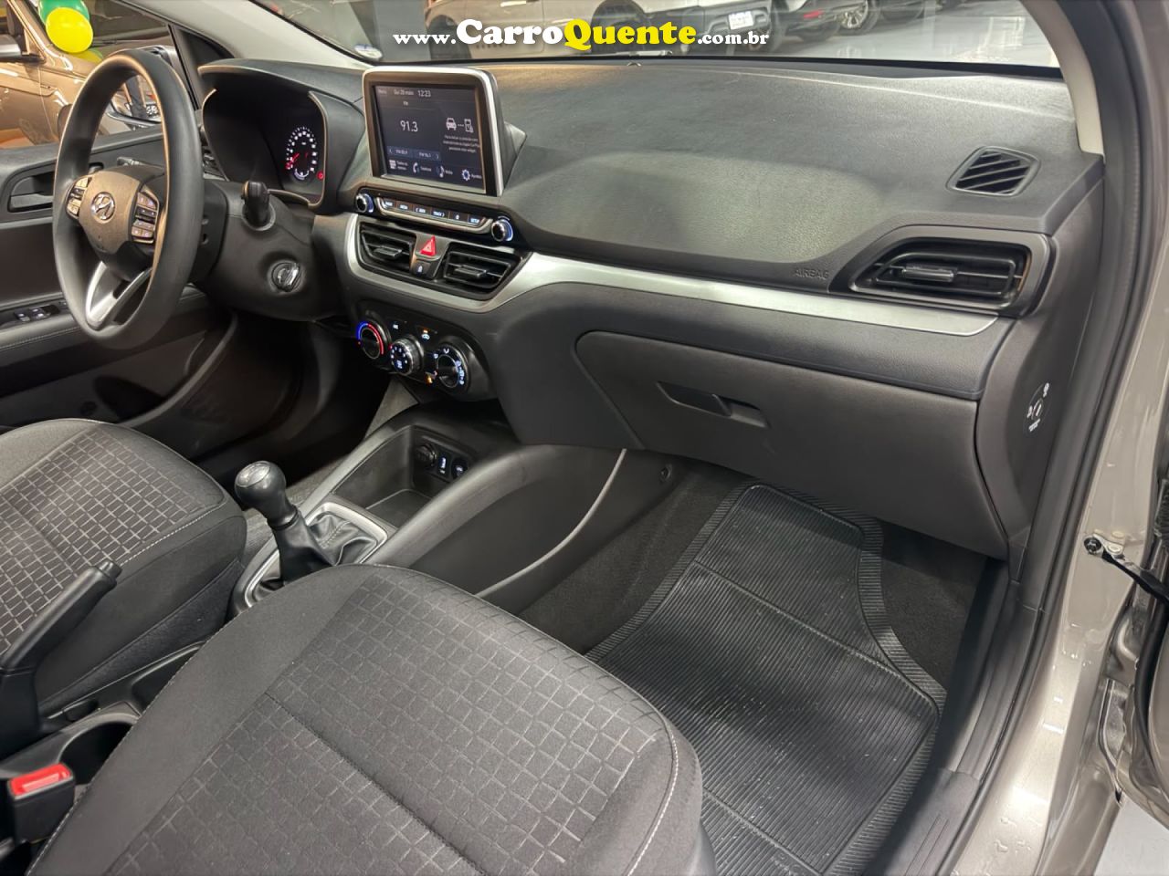 HYUNDAI   HB20 COMFORT    PRATA 2025 1.0 GASOLINA - Loja