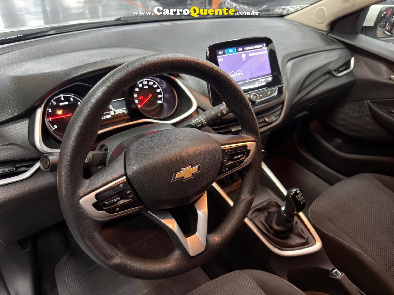 CHEVROLET   ONIX HATCH LT 1.0 12V FLEX 5P MEC.   BRANCO 2023 1.0 FLEX - Loja