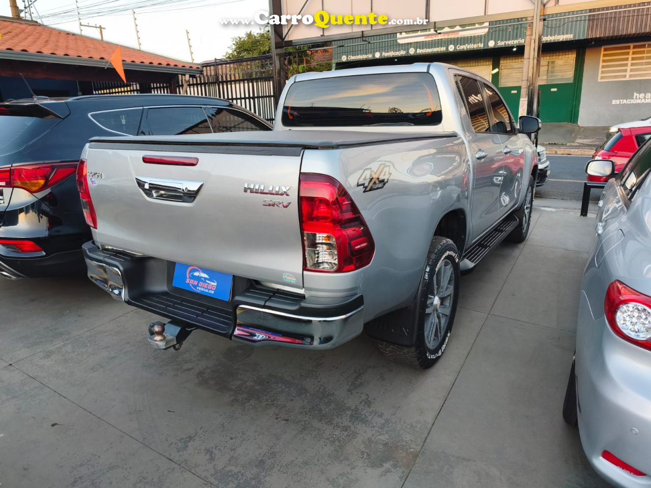 TOYOTA   HILUX CD SRV 4X4 2.8 TDI DIESEL AUT.   PRATA 2017 2.8 DIESEL - Loja