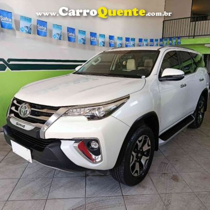 Toyota HILUX SW4 2.8 SRX DIAMOND 4X4 7 LUGARES 16V TURBO INTERCOOLER DIESEL 4P AUTOMÁTICO