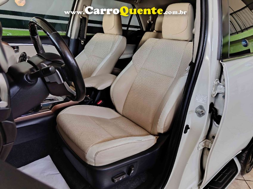 Toyota HILUX SW4 2.8 SRX DIAMOND 4X4 7 LUGARES 16V TURBO INTERCOOLER DIESEL 4P AUTOMÁTICO - Loja