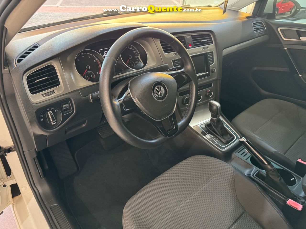 Golf Comfortline 1.4 TSi 2015/2014 Volkswagen - Loja