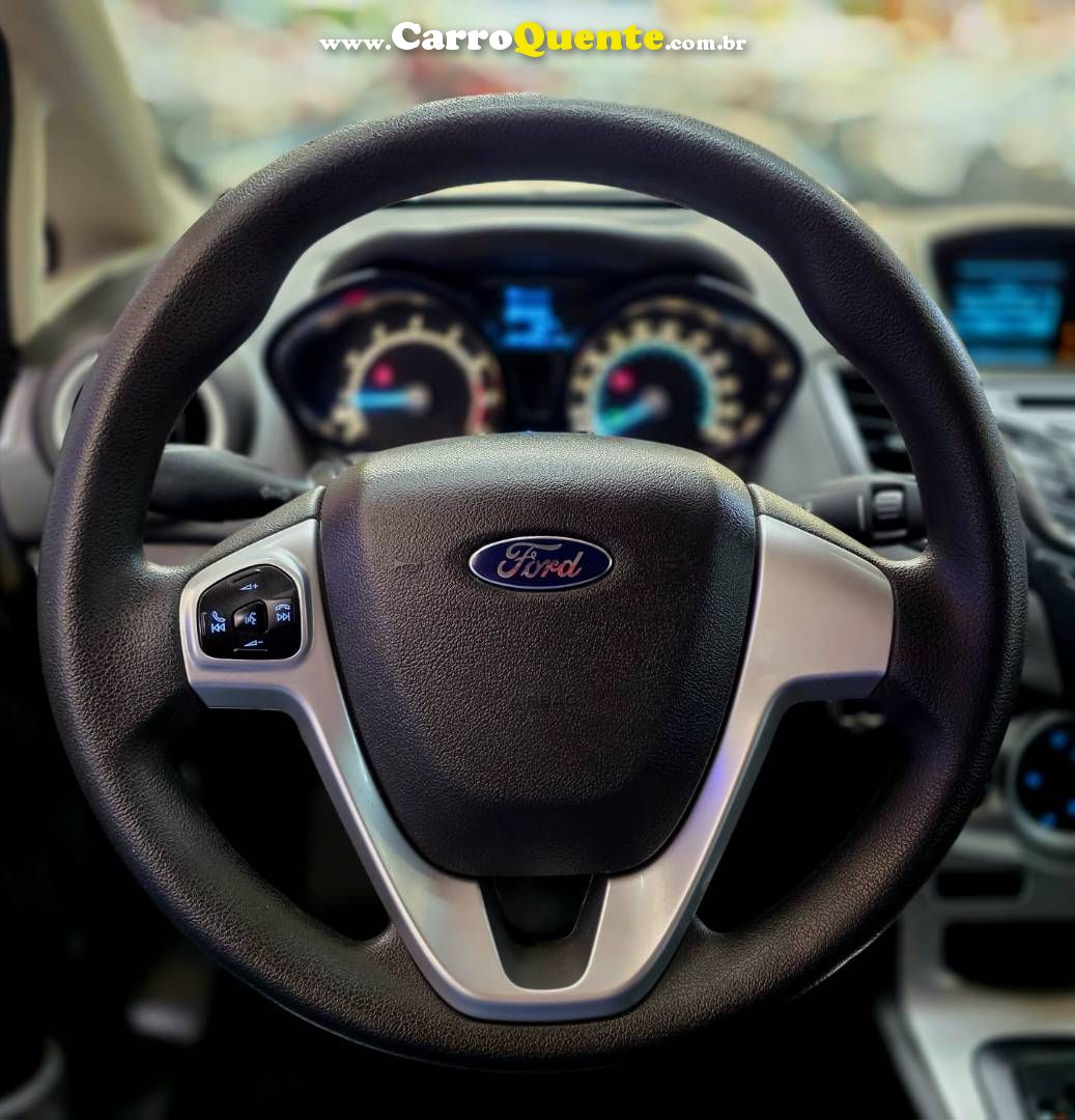 FORD FIESTA 1.6 SE SEDAN 16V 2015 - Loja