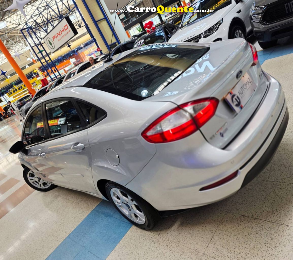 FORD FIESTA 1.6 SE SEDAN 16V 2015 - Loja