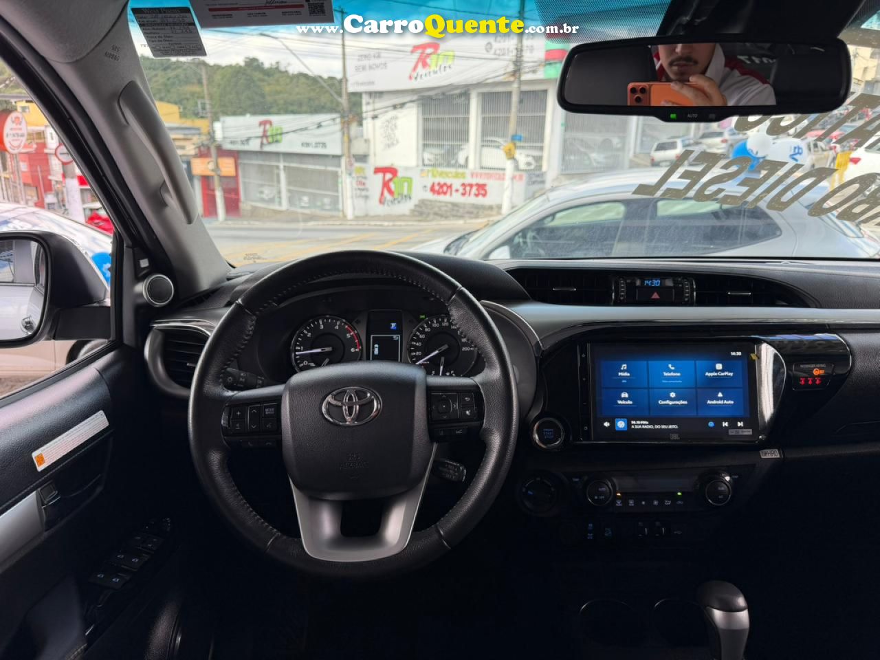 TOYOTA   HILUX CD SRX 4X4 2.8 TDI 16V DIESEL AUT.   PRATA 2024 2.8 DIESEL - Loja