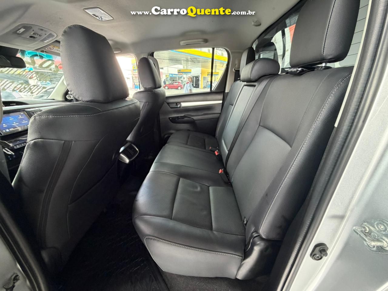 TOYOTA   HILUX CD SRX 4X4 2.8 TDI 16V DIESEL AUT.   PRATA 2024 2.8 DIESEL - Loja