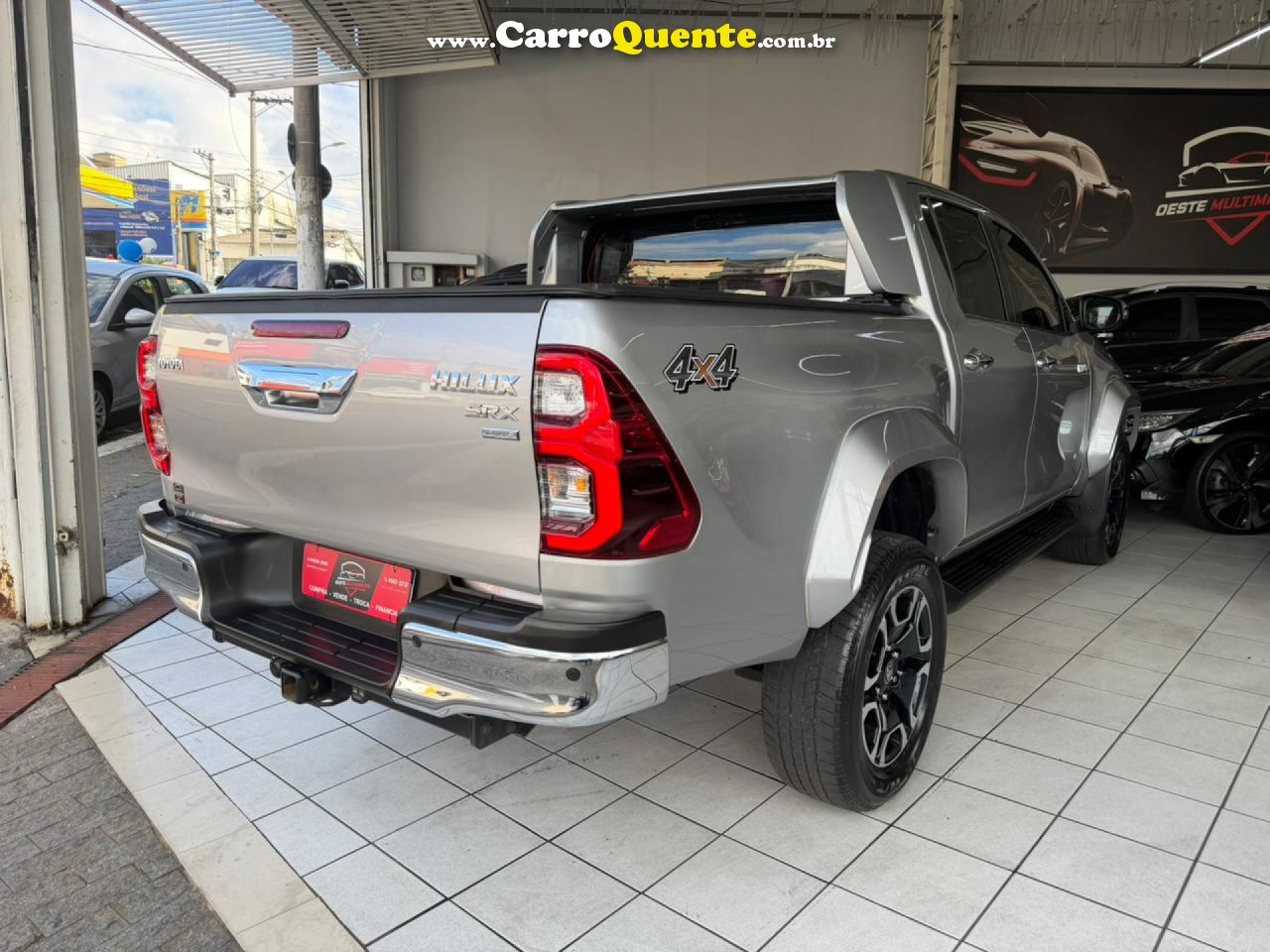 TOYOTA   HILUX CD SRX 4X4 2.8 TDI 16V DIESEL AUT.   PRATA 2024 2.8 DIESEL - Loja