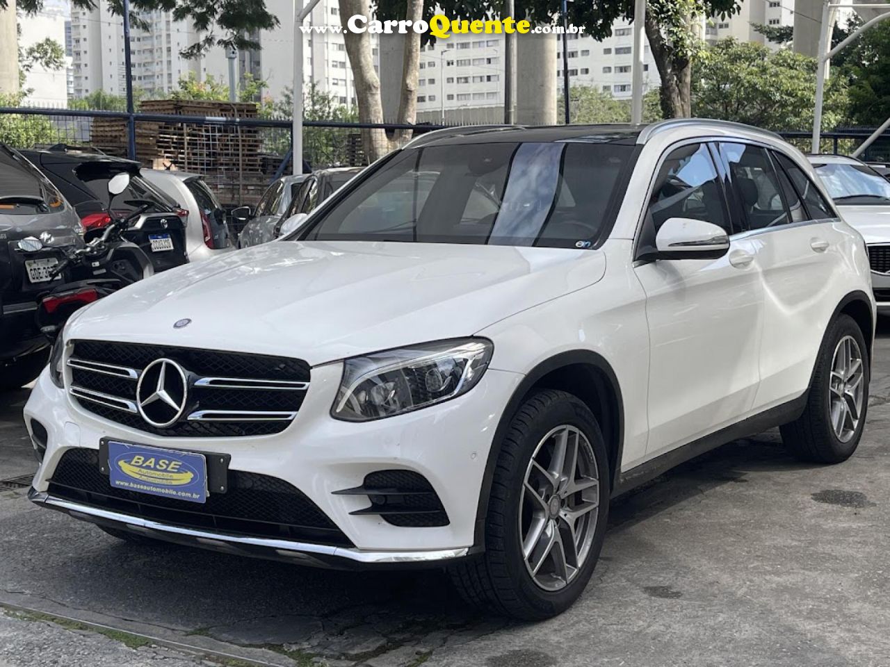 MERCEDES-BENZ   GLC 250 4MATIC 2.0 TB 16V AUT.   BRANCO 2016 2.0 GASOLINA - Loja